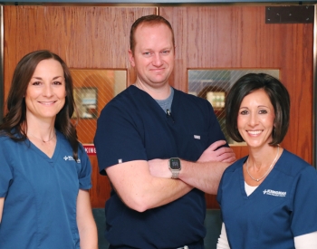 picture of surgeon and nurses